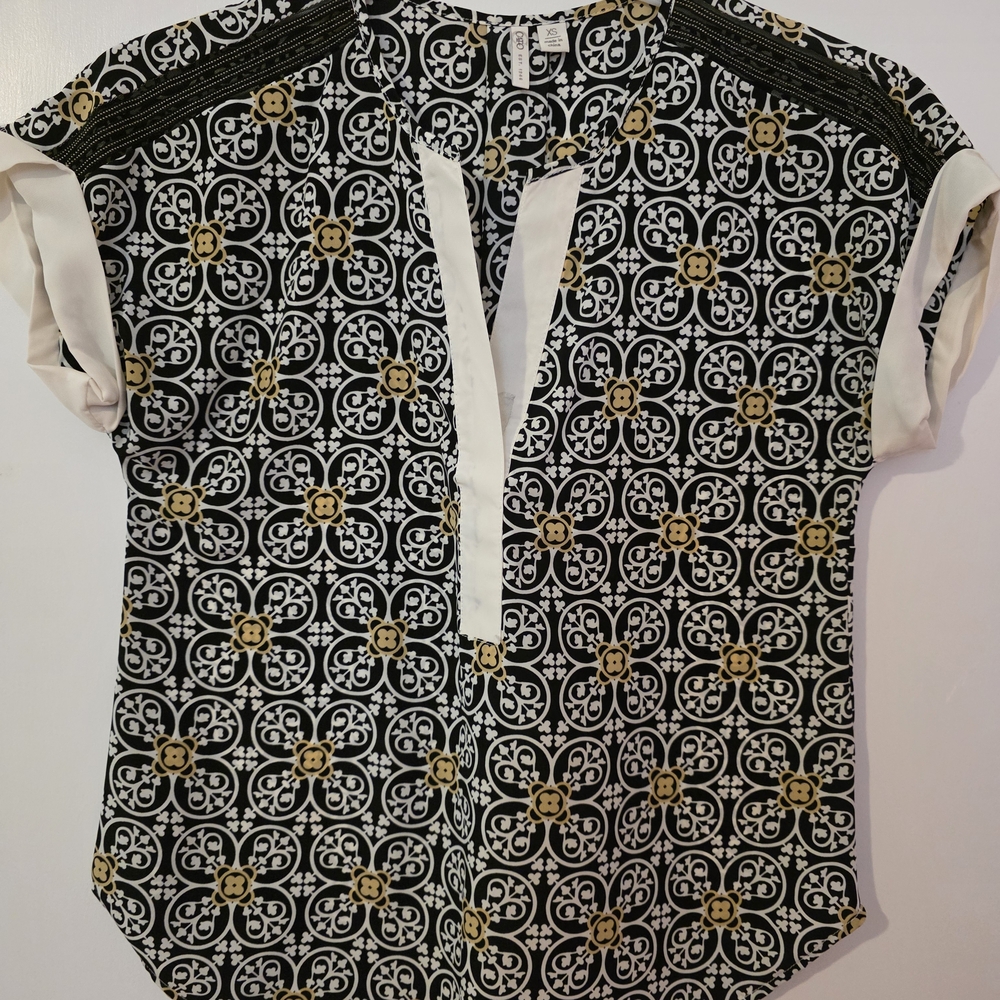 Elegant Black and Gold Patterned Women's Top